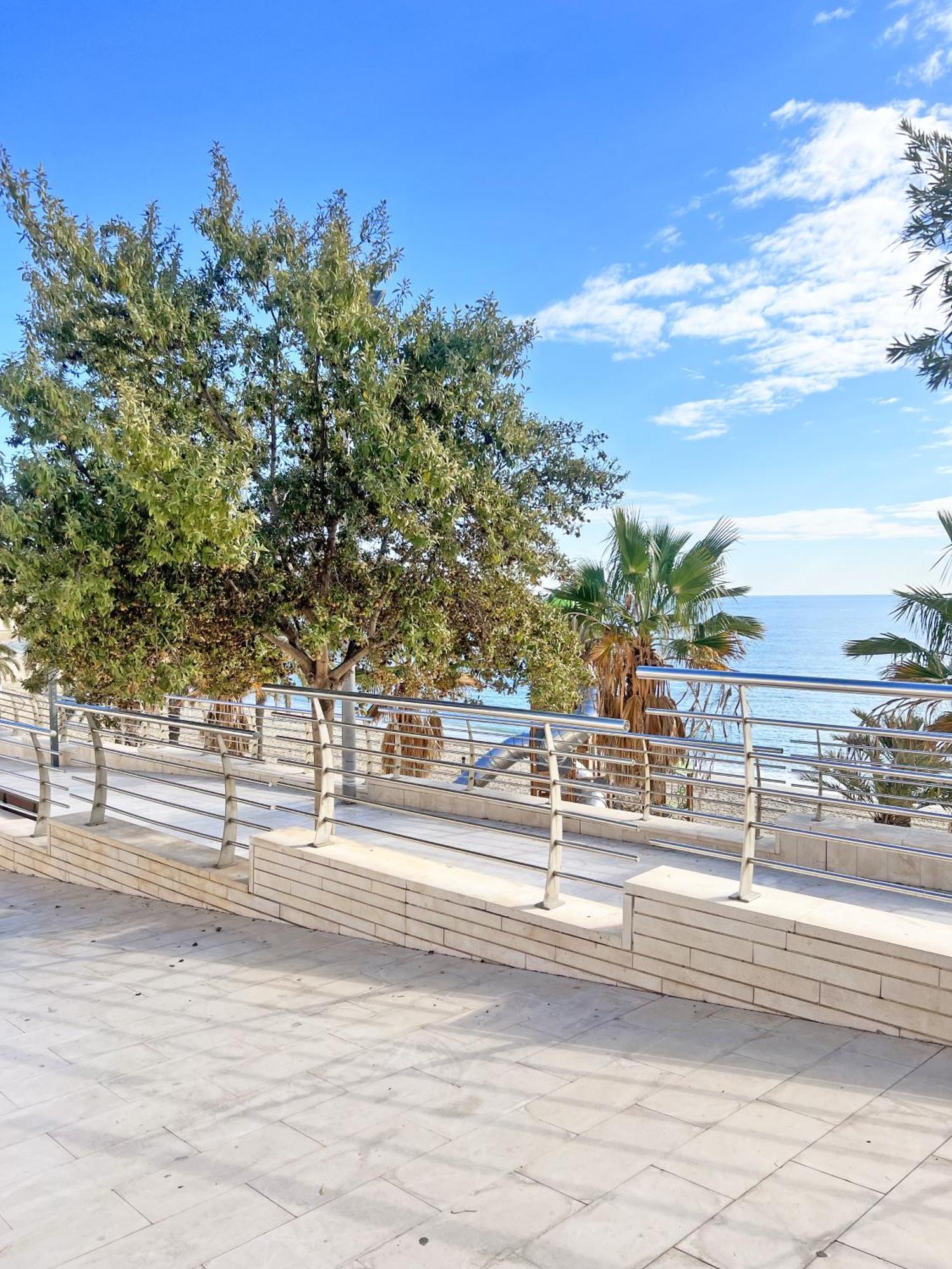 A 100 Metros De La Playa. Parking Gratuito Privado * Alacant
